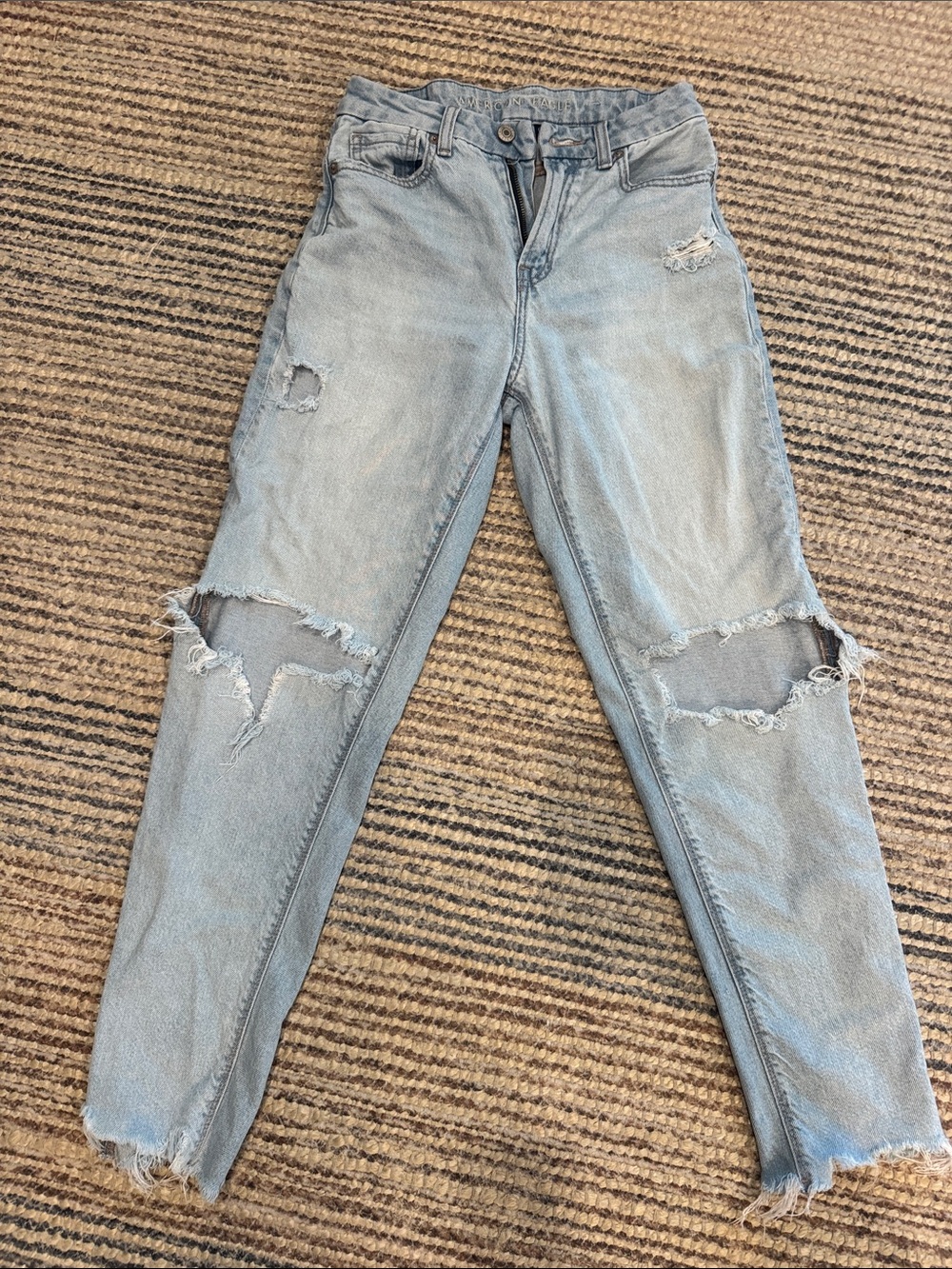 American Eagle Outfitters Light Blue Distressed Boyfriend Jeans
